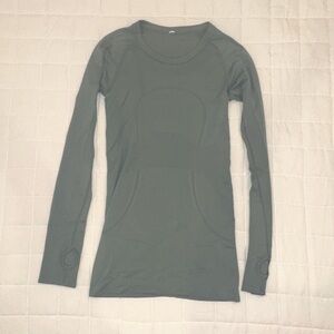 Green Lululemon Swiftly Tech Long Sleeve Size 4